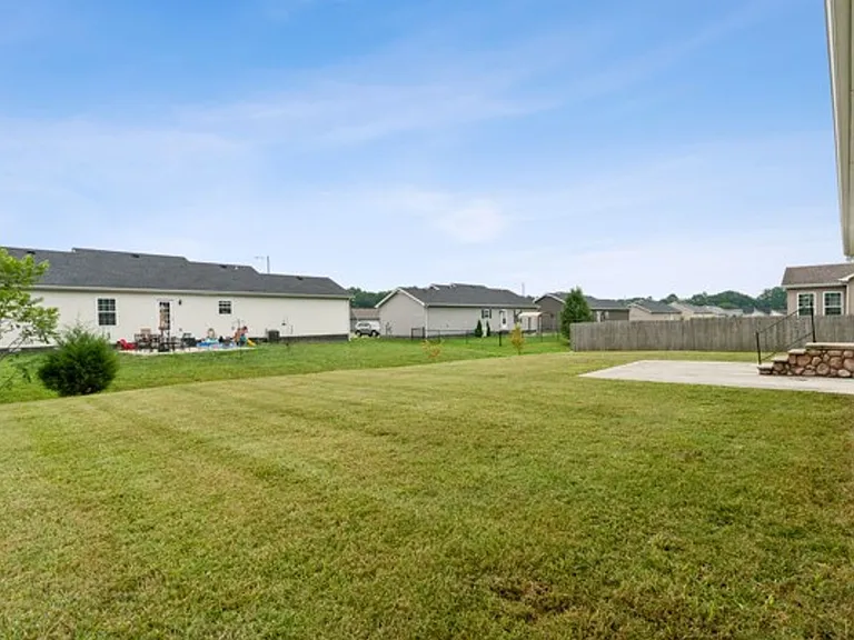 257 Williamsburg Cir — Photo 40