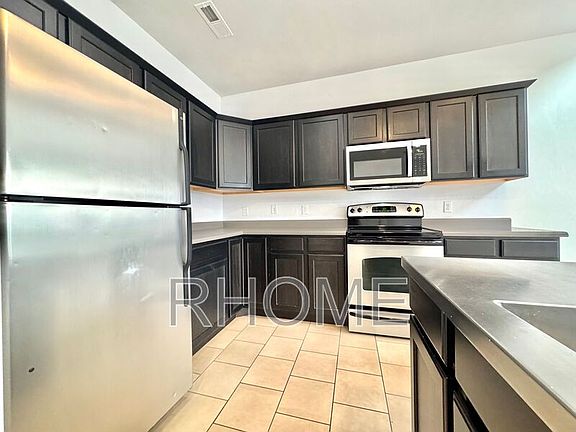 4th image of 10384 S Clarks Hill Dr Unit 107