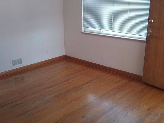 Living Room (Northwest angle)