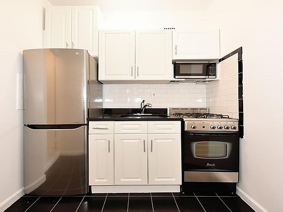 4th image of 50 W 8th St APT 3B