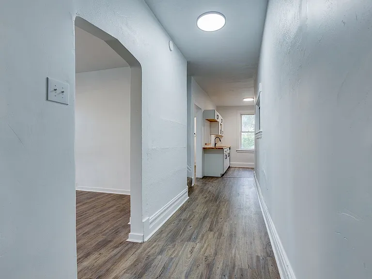 623 Lillian St — Photo 4
