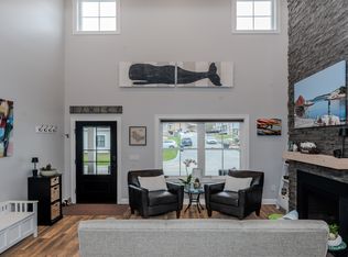 25 Daybreak Ln, Windham, ME 04062