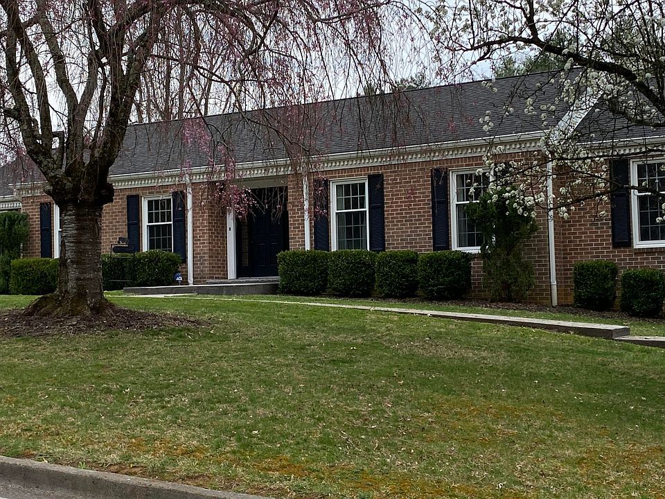 1st image of 148 Hill Dr NE