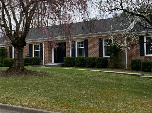 148 Hill Dr NE, Abingdon, VA 24210