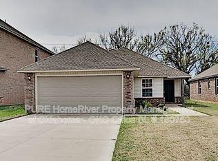 9304 NW 70th St, Yukon, OK 73099