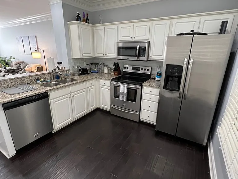101 Woodlake Dr #407 — Photo 5