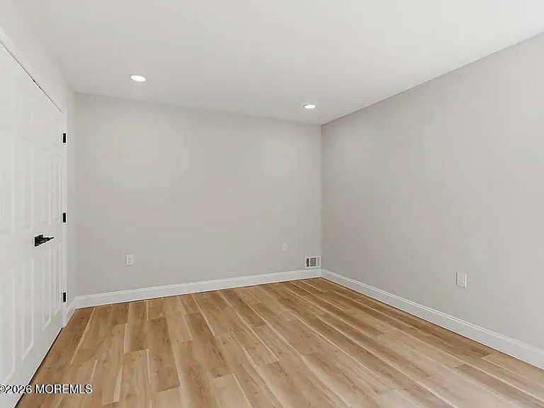 11 Archer Sq — Photo 17