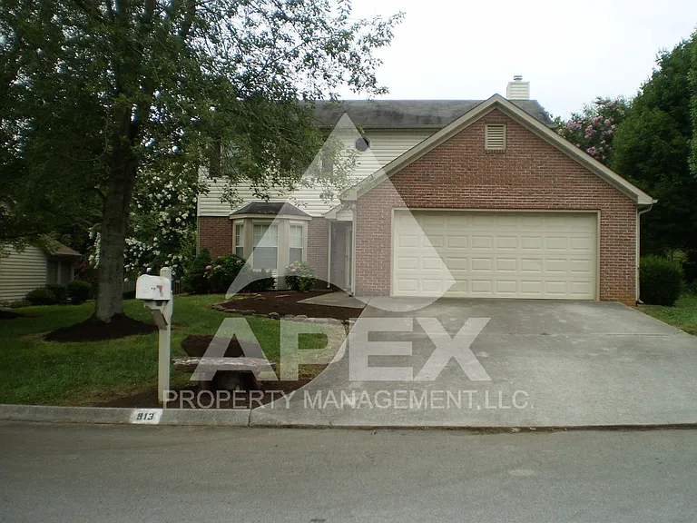 913 Oak Haven Rd — Photo 3