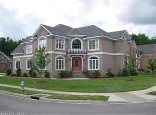 945 Country Club Blvd, Chesapeake, VA 23322