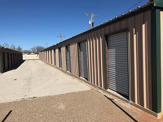 2nd image of 103 NE Avenue B