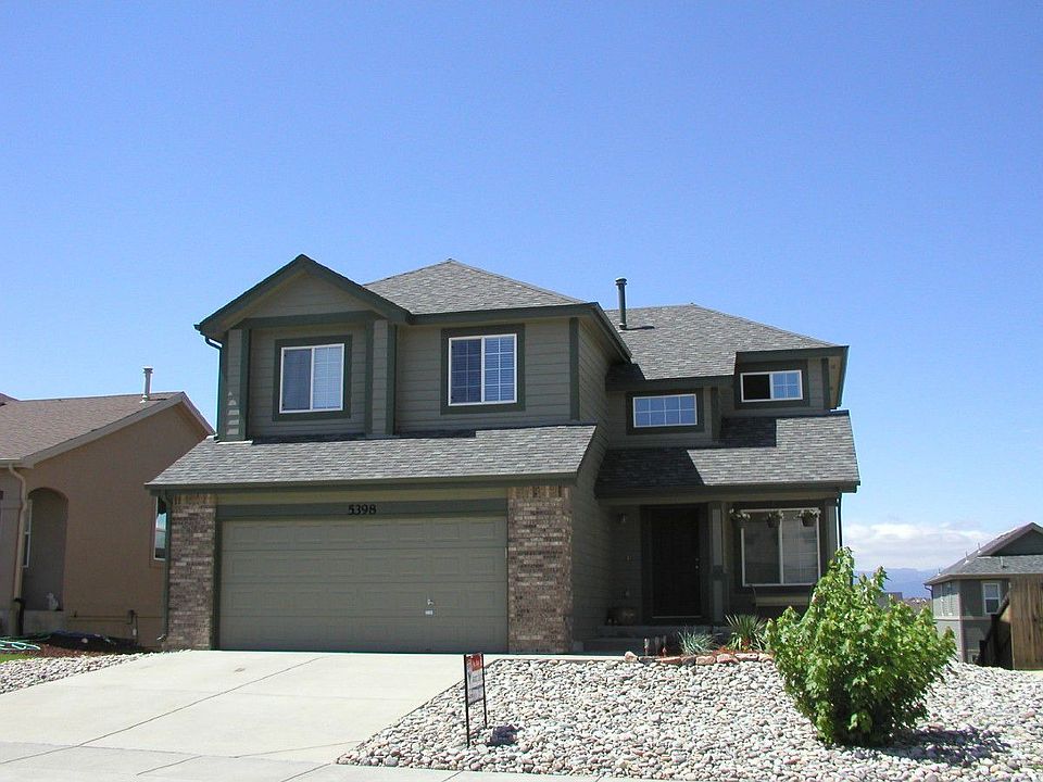 Front wxeroscaped yard