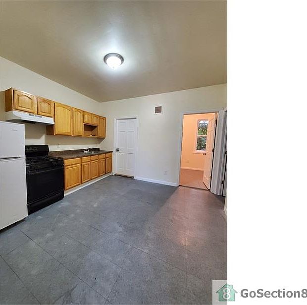 1st image of 18 Garfield St Floor 2