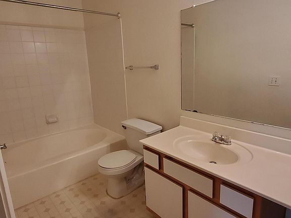 5th image of 2929 W Yorkshire Dr Unit 2067