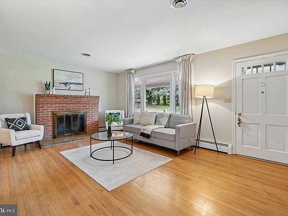 2nd image of 6203 W Hemlock Dr