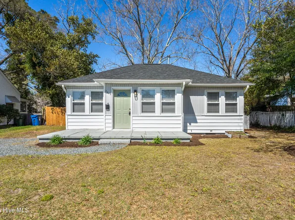 2209 Plaza Drive, Wilmington, NC 28405