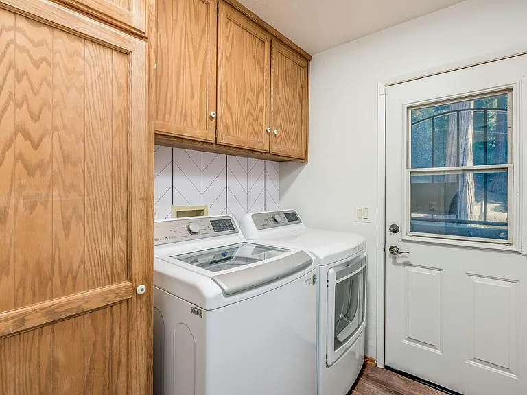 Washer and dryer included!