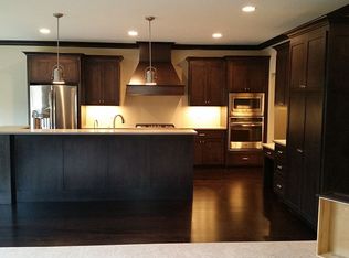 318 Cypress Point, North Prairie, WI 53153