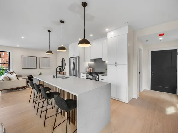 294 Beacon Penthouse 4, Somerville, MA 02143