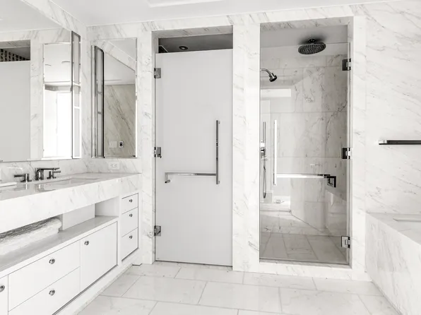 10 Riverside Boulevard image 9 of 31