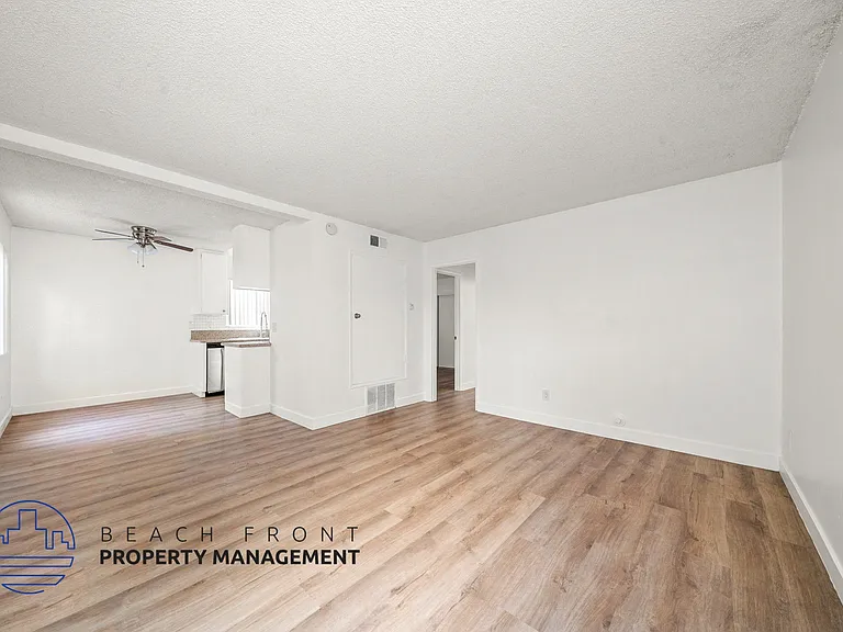 223-225 Shell St — Photo 10