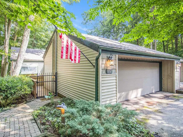 812 Trailridge E, Mishawaka, IN 46544