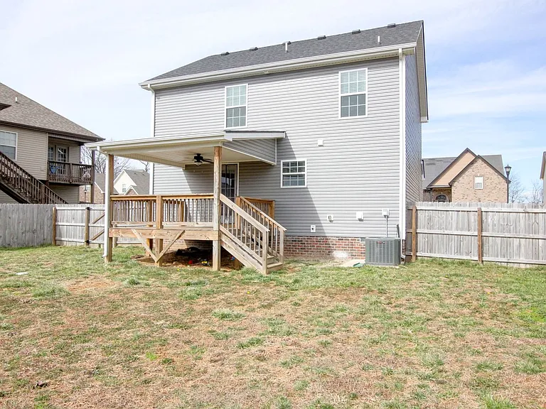 702 Ellie Nat Dr — Photo 17