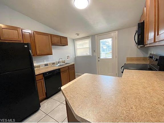 3rd image of 9250 Jordan Dr