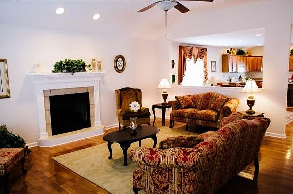 2nd image of 655 Willowcrest Pl