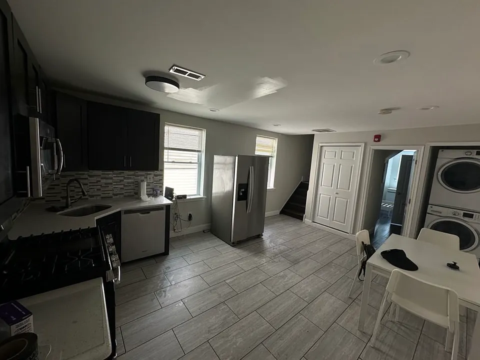 1728 W Master St #3