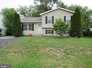 93 Midnoon Dr, Martinsburg, WV 25404