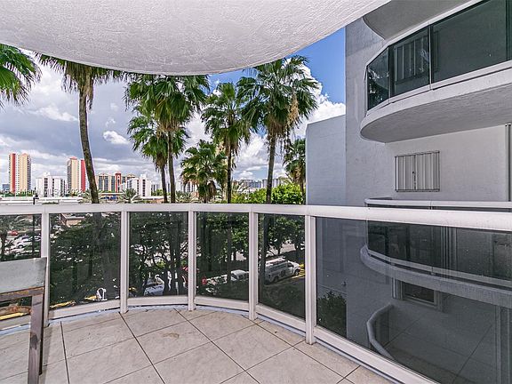 3rd image of 16711 Collins Ave APT 401