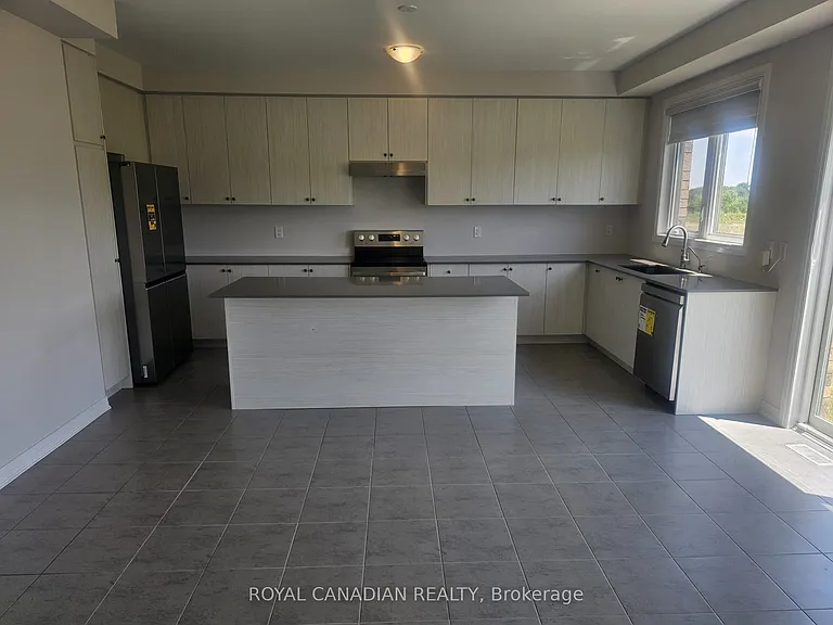 233 Leslie Davis St — Photo 10