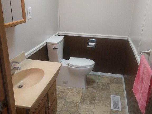 3rd image of 1502 W Vernon Ave