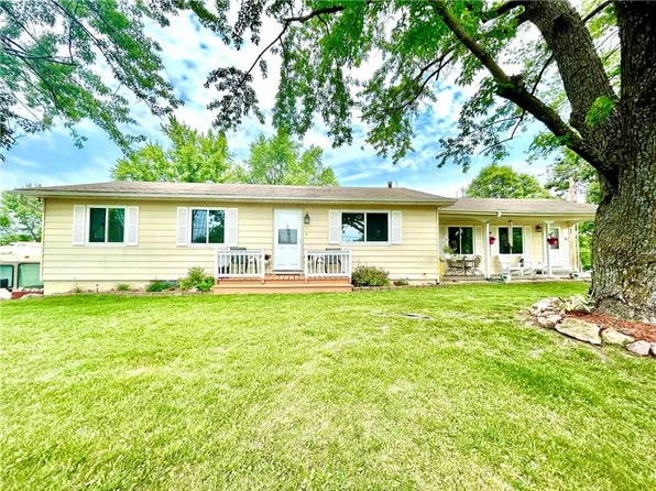 607 W State Route P, Clarksdale, MO 64430
