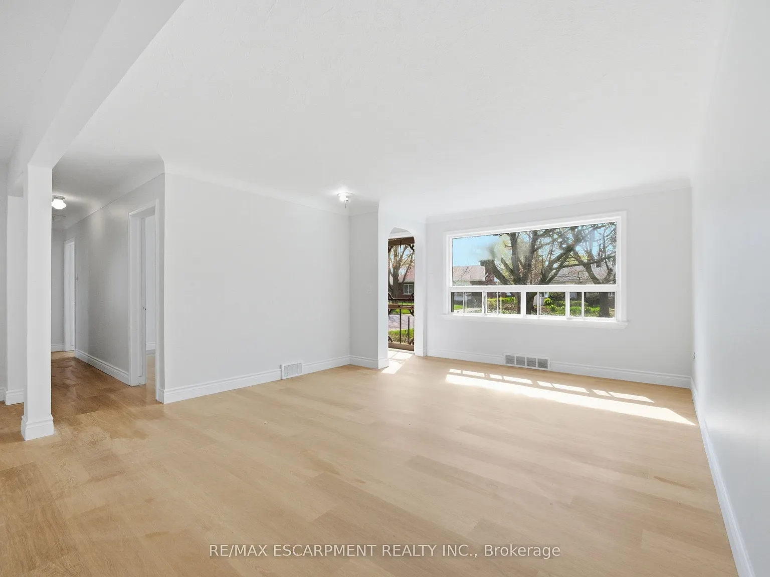 4 bed, $2,700 — Photo 4