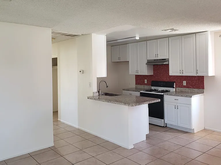 82145 Valencia Ave #9 — Photo 2