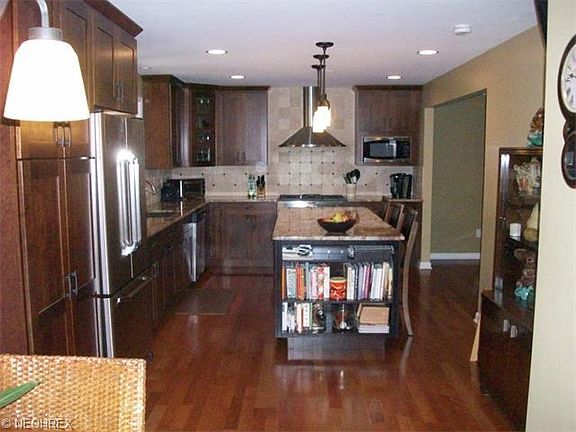 3rd image of 31416 Manchester Ln
