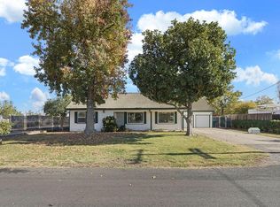 17338 Cal Dr, Lockeford, CA 95237