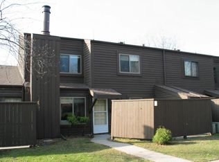 1015 N 39th St APT C10, Grand Forks, ND 58203