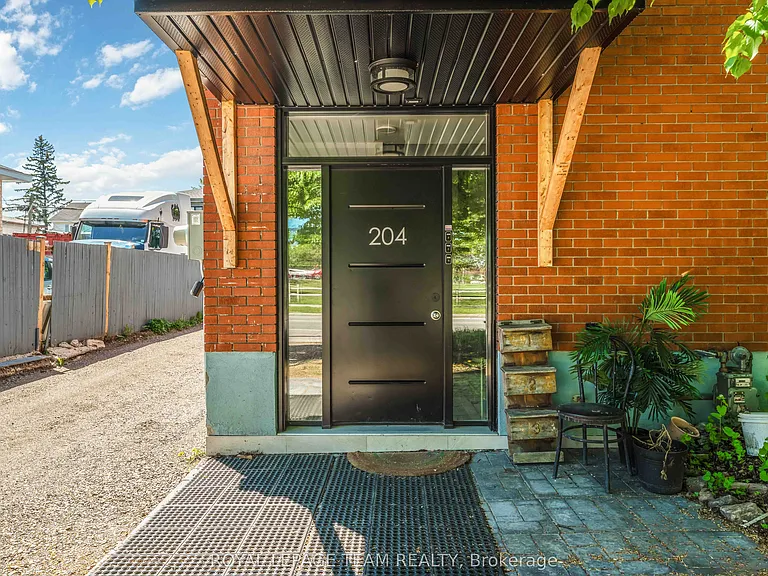 204 Donald St #2 — Photo 2