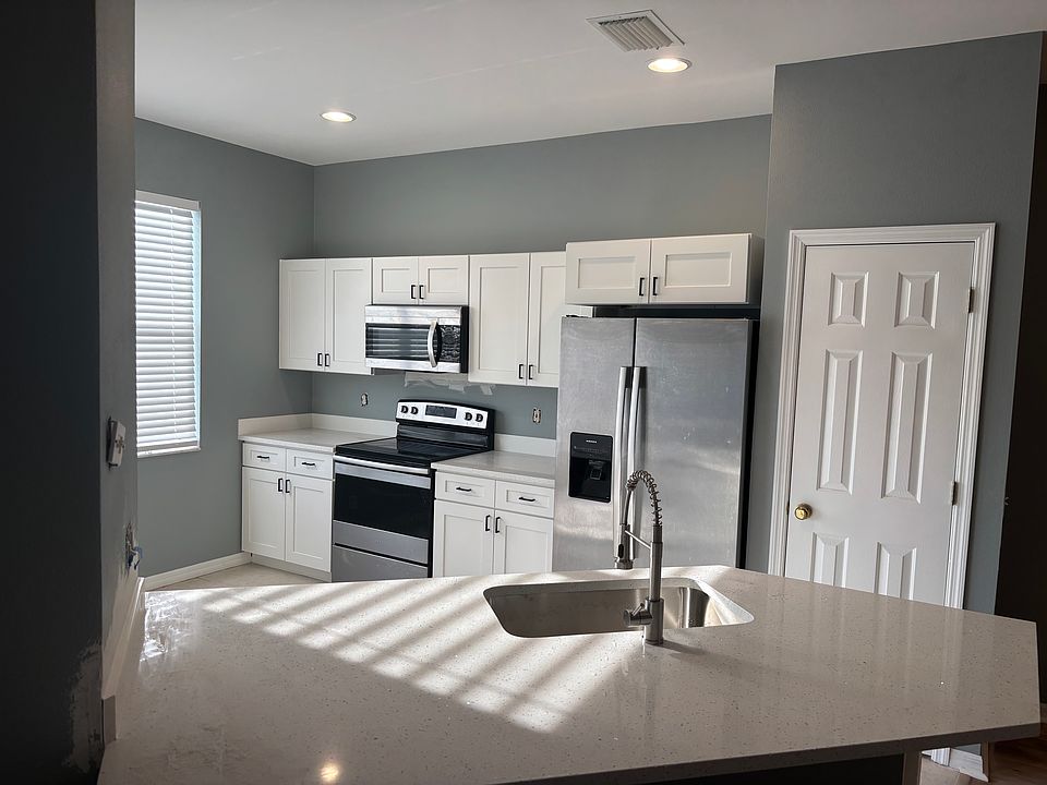 1st image of 512 Black Lion Dr NE