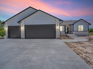 1204 Main St, Halstead, KS 67056