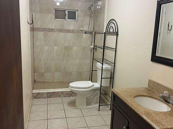 5th image of 902 Del Monte Dr