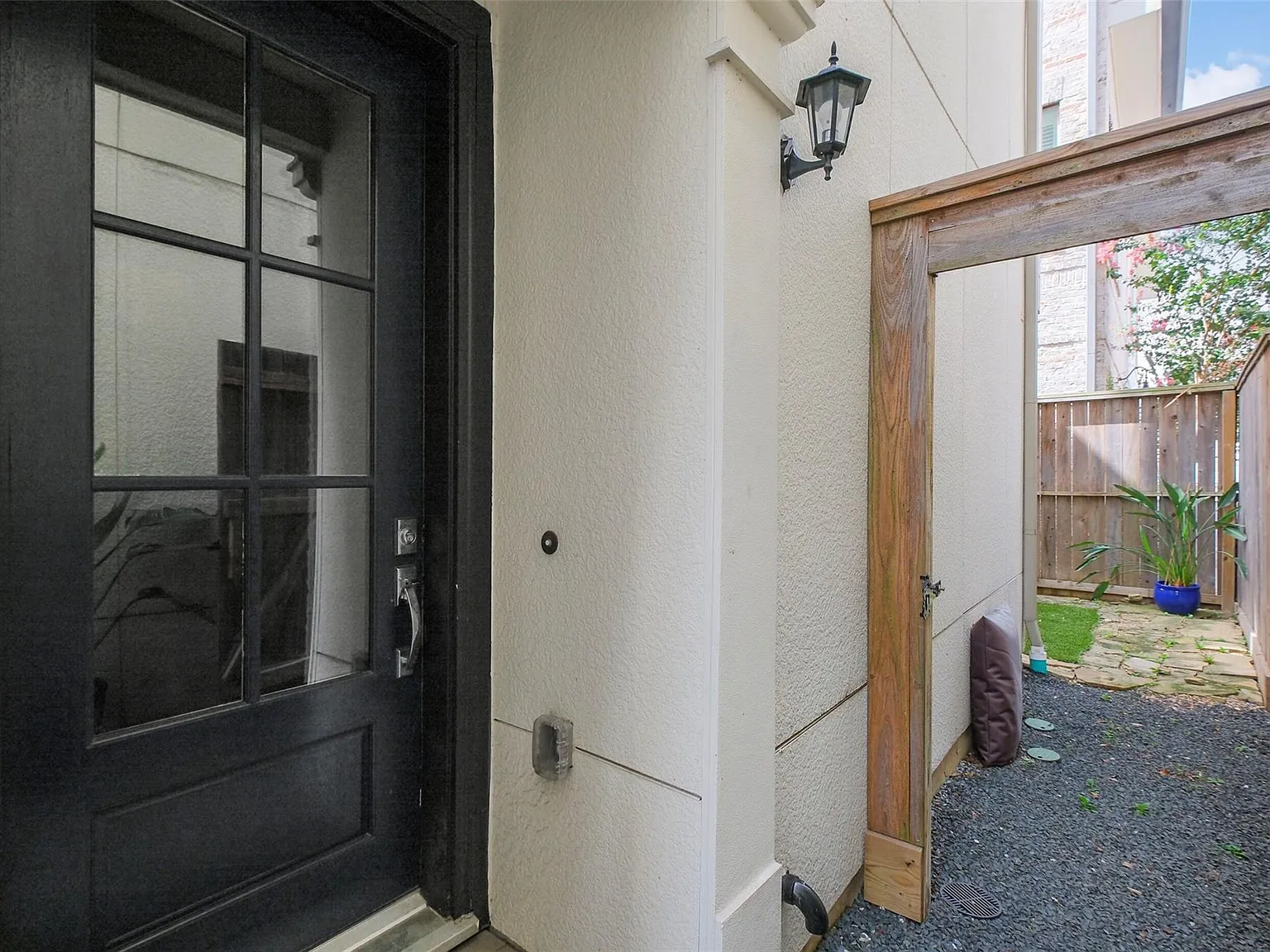 3 bed, 3.5 bath, 2144 sqft, $3,000 — Photo 4