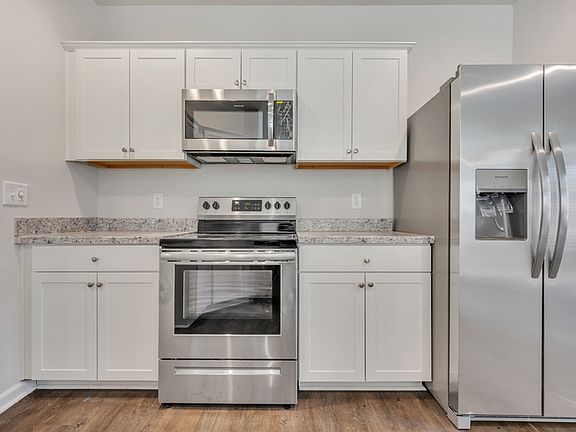 5th image of 4601 Smithfield Ln
