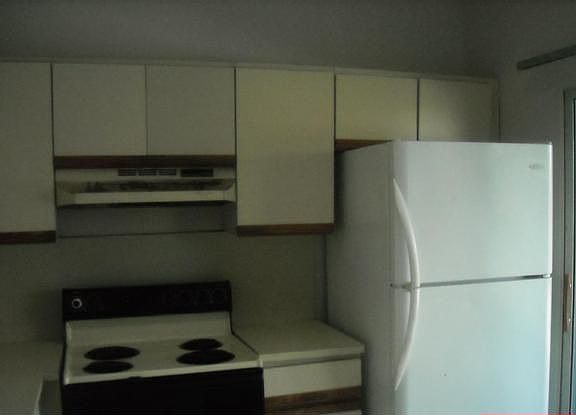 4th image of 1421 NE 14th Ct APT Q28