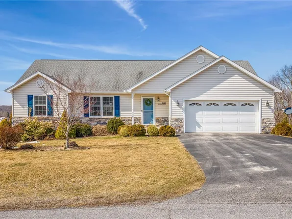 338 Oak Crest Dr, Stoystown, PA 15563