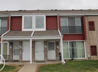 203 Sunset Ln, Saint Clair Shores, MI 48082