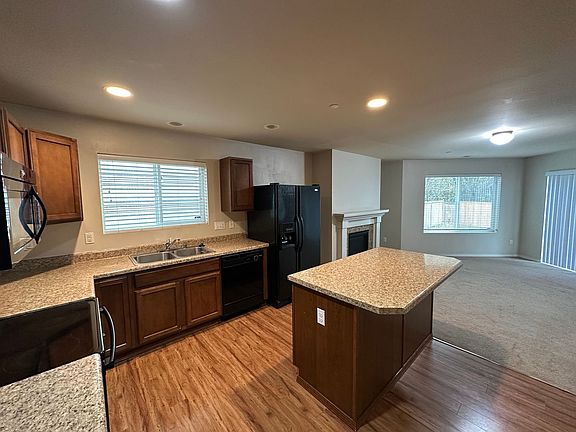 4th image of 1394 Brackenridge Ave