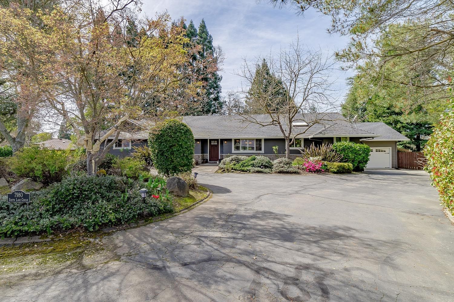 5ed29a895c5726d80762a98a6db081